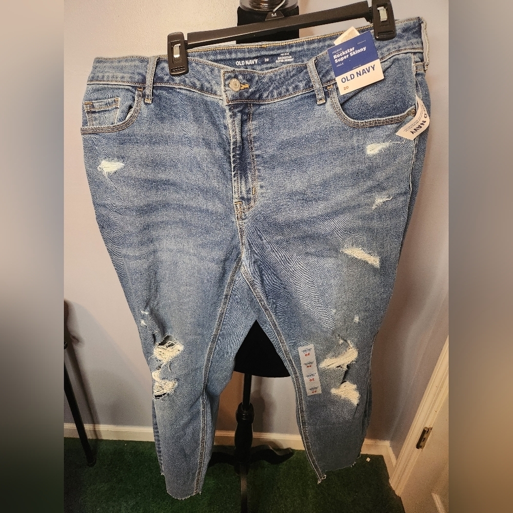 Old Navy Mid-Rise Rockstar Super Skinny Size 20 Ankle Jeans NWT Robbie Distresse